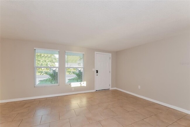 Building Photo - 4600 Sloan Ave