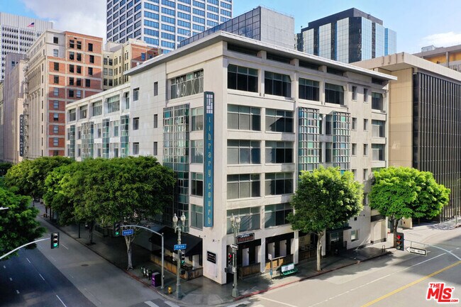 Building Photo - 630W W 6th St
