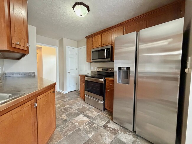 Building Photo - 1329 Mutual Dr