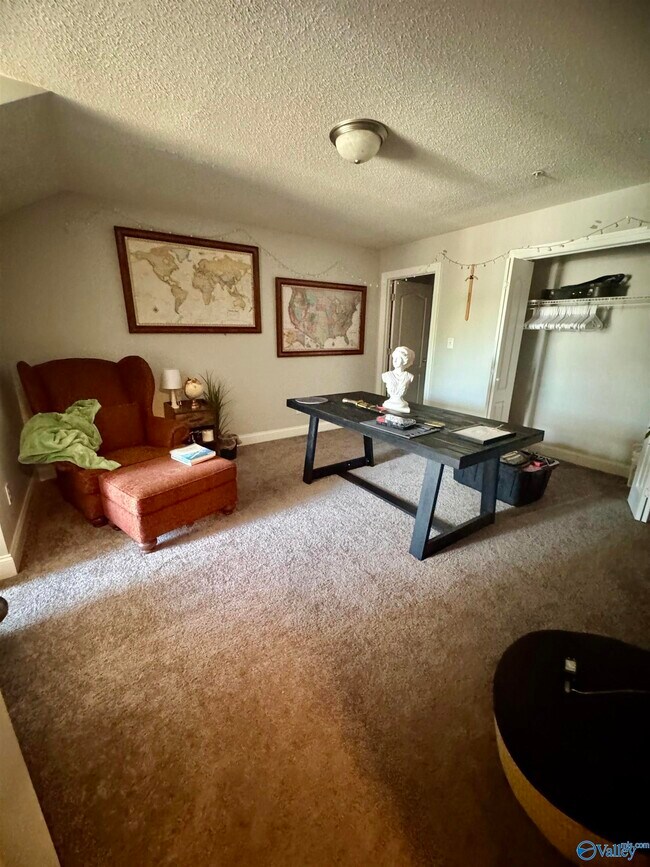 Building Photo - 468 Shamrock Dr