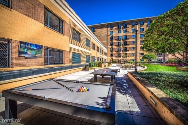 Building Photo - 45 Riverwalk Pl