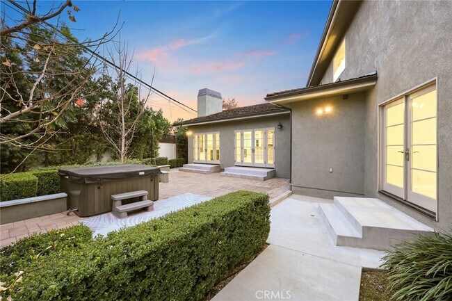Building Photo - 416 N Altura Rd