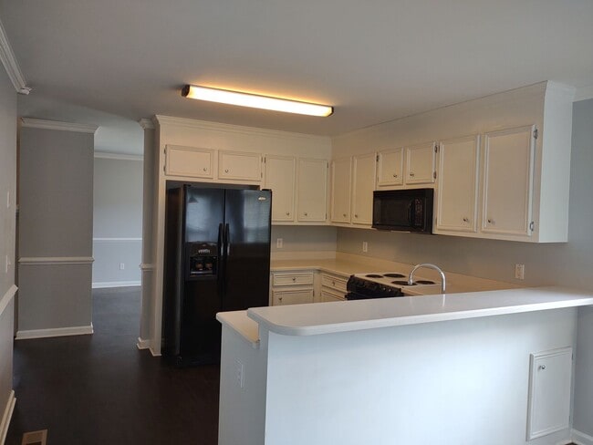 Building Photo - Fantastic Three Bedroom Home in Lexington!