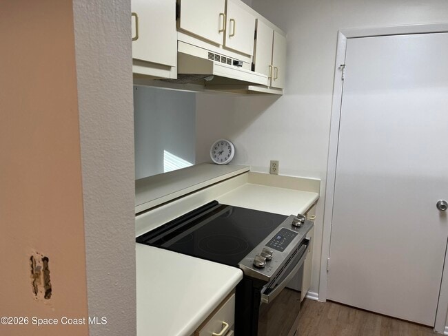 Building Photo - 225 S Tropical Trail