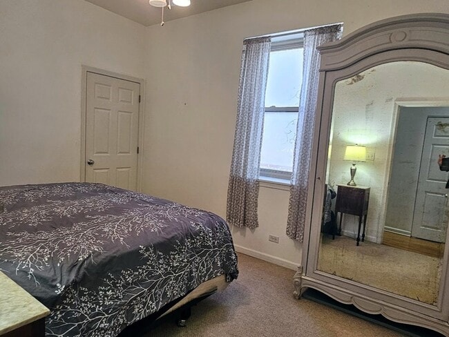 Building Photo - 1234 W Argyle St