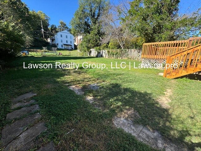 Building Photo - Updated Four Bedroom Home Close to Downtown Roanoke!