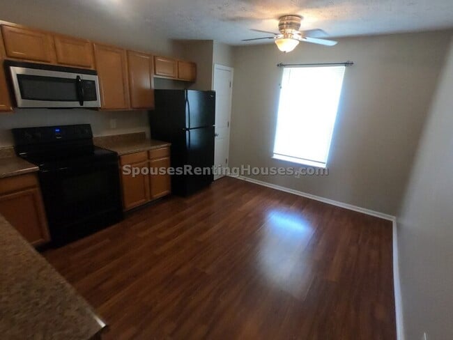 Building Photo - 7648 Camberwood Dr