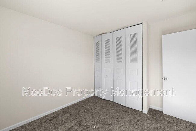 Building Photo - 129 Hickok Cir