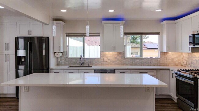 Building Photo - 1509 N Meadows Ave