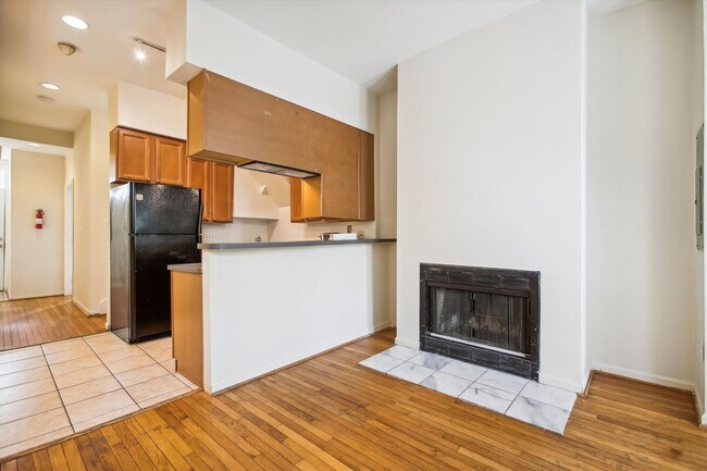 Building Photo - 2025 11th St NW