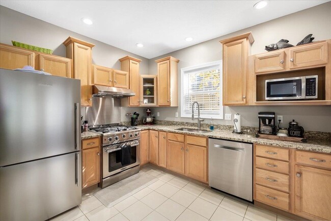 Building Photo - 1 Summer Snow Ln