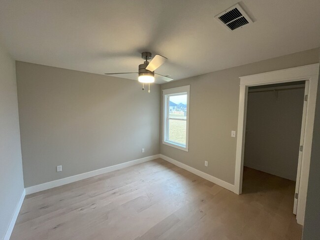 Building Photo - Beautiful BRAND-NEW 4 bedroom, 2 bath home...