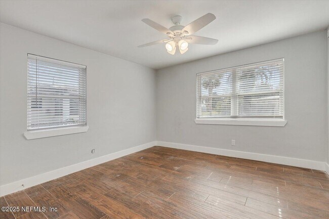 Building Photo - 6643 Greenfern Ln
