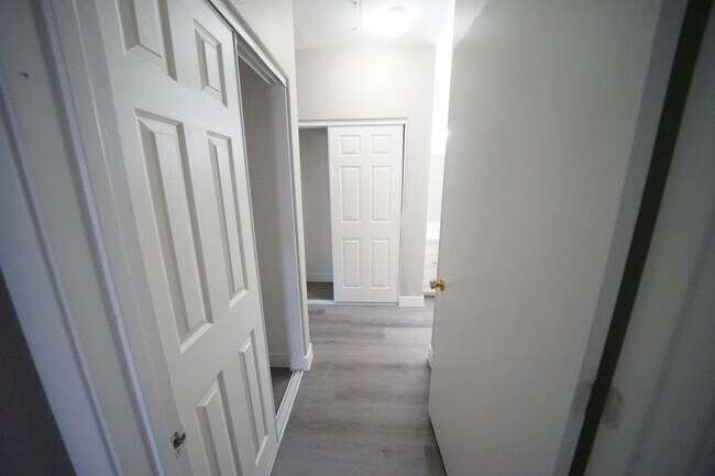 Building Photo - SHOWINGS AVAILABLE NOW