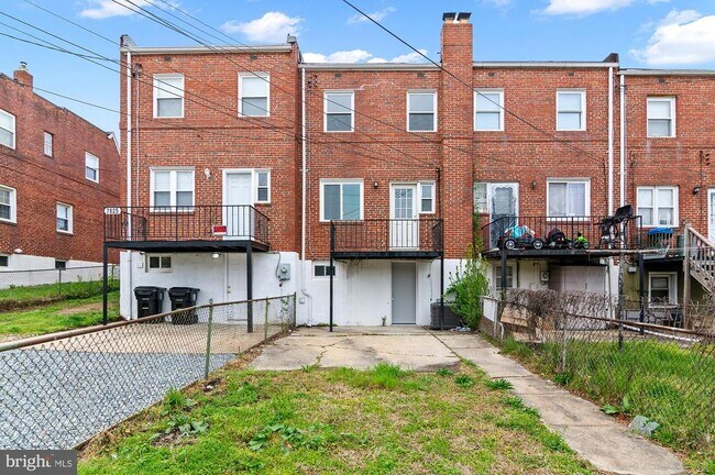Building Photo - 7827 Eastdale Rd