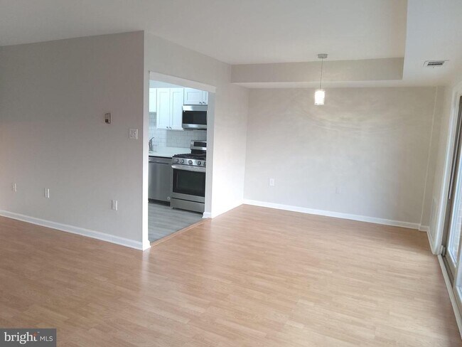 Building Photo - 5250 Valley Forge Dr