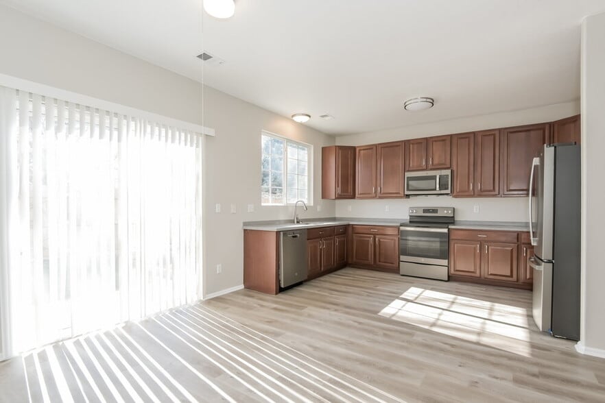 Building Photo - 7441 S Mobile St