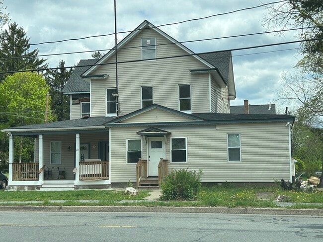 Primary Photo - 100 Broad St