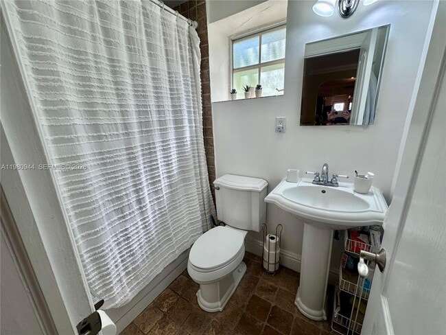 Building Photo - 6580 Santona St