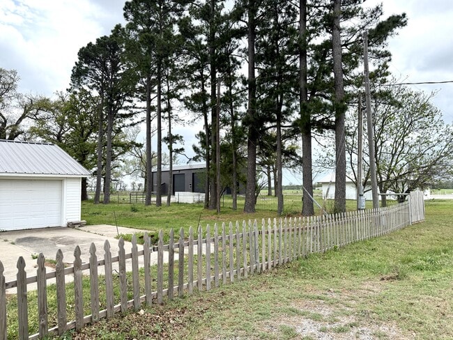 Building Photo - 52 Landmark Rd