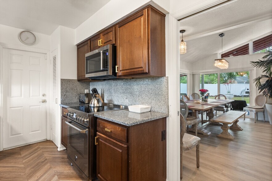 Building Photo - 4760 Lake Cecile Dr