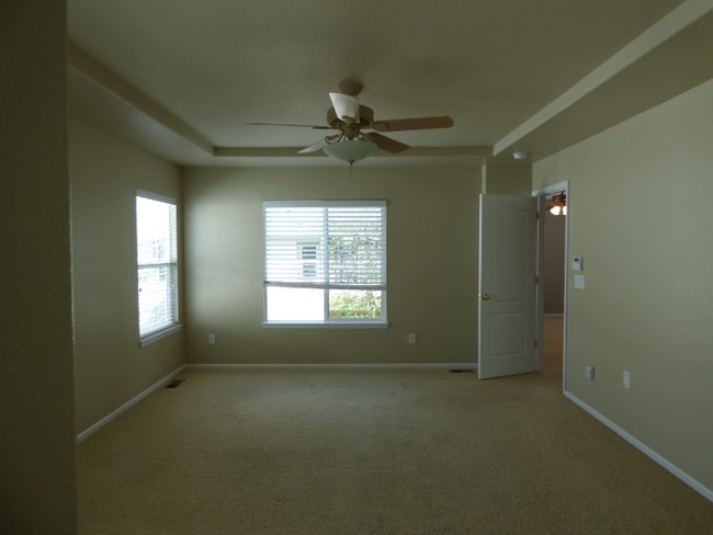 Building Photo - "Charming 3-Bed, 3-Bath Gem with 2604 Sq Ft of Comfort in Highlands Ranch!"