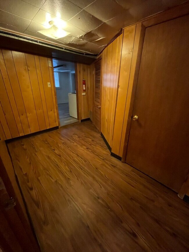 Building Photo - MM1938