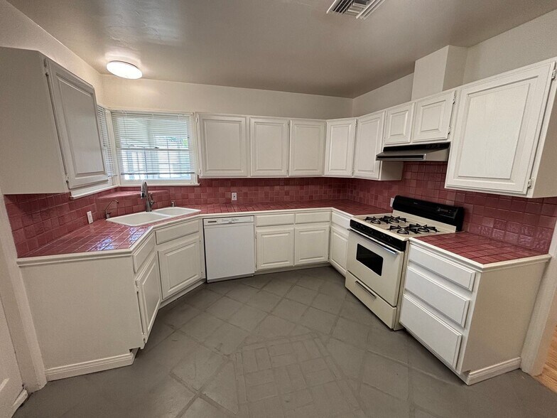 Building Photo - Bright 2-Bedroom Valley Village Home with Large Backyard, Central A/C & Private Driveway — $3,995...