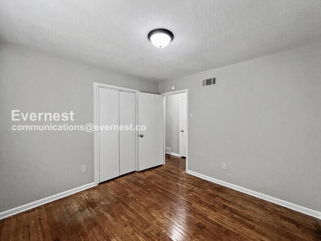 Building Photo - 3484 Naylor Dr