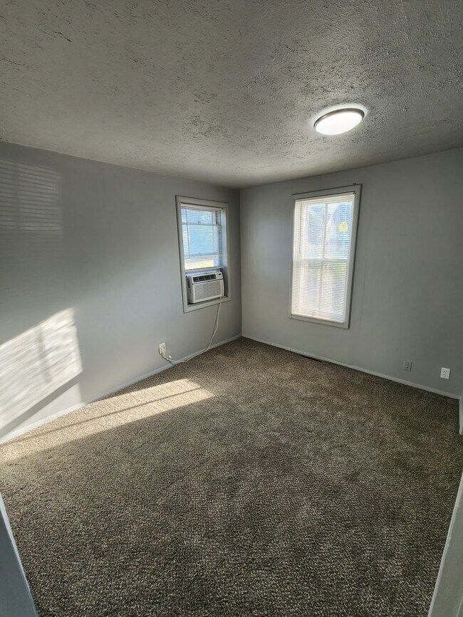 Building Photo - 1919 Castelar St