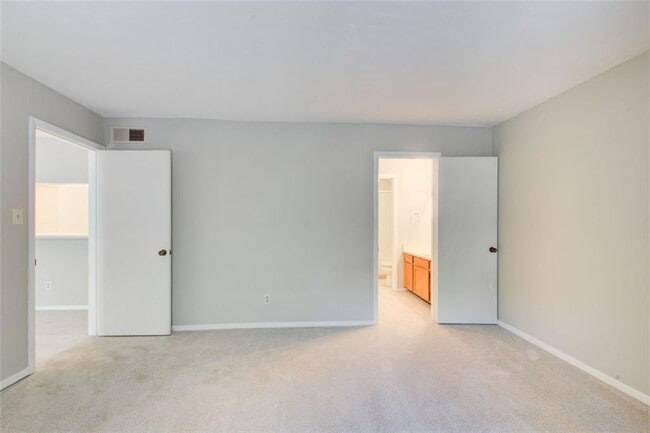 Building Photo - 805 Tuxworth Cir
