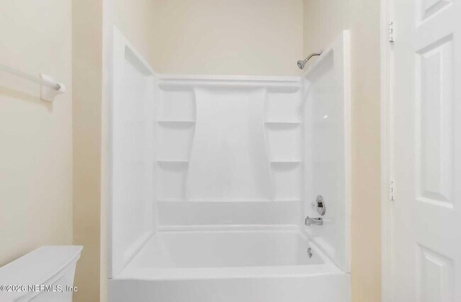 Building Photo - 10550 Baymeadows Rd