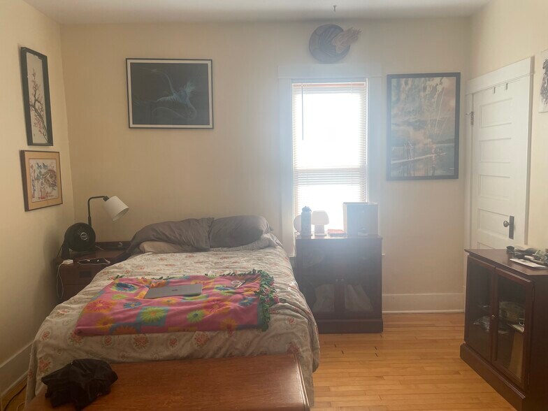 Back bedroom. - 2320 Monroe St NE