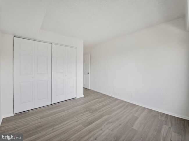 Building Photo - 7680 Tremayne Pl