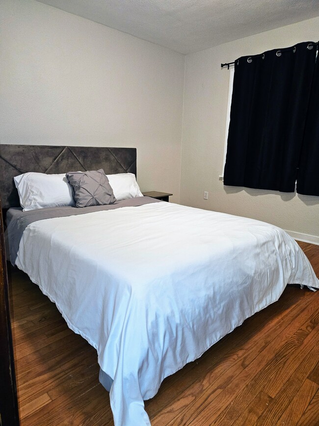 Building Photo - 10311 Stone Ave N