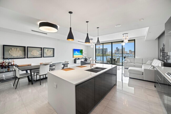 Building Photo - 3300 NE 188th St