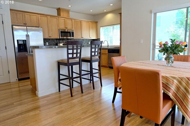 Building Photo - Quatama Rental