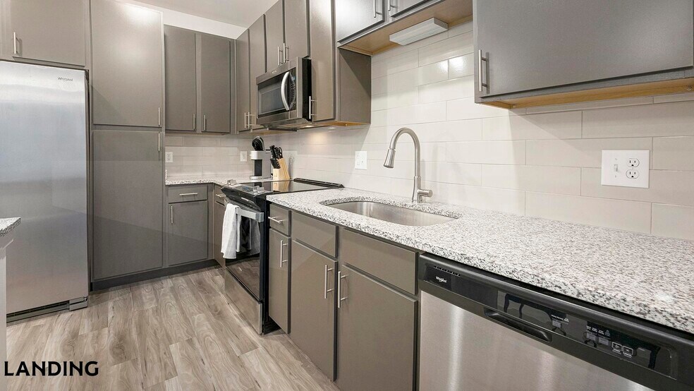 Building Photo - 6000 Front St