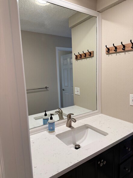 Vanity - 2 Adams St