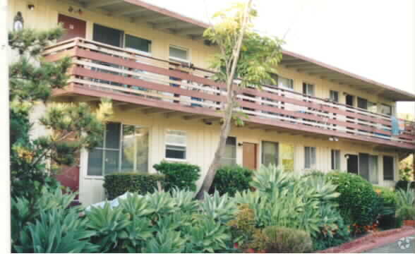 Building Photo - Playa Del Sur Apartments