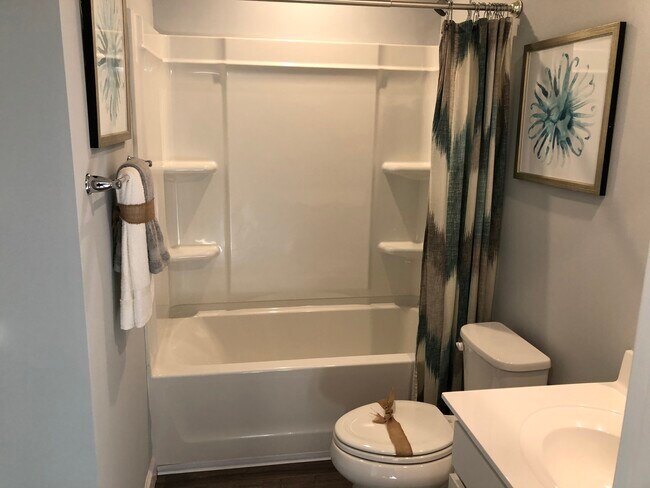 Second Full Bathroom - 5202 Austin Knoll Ct