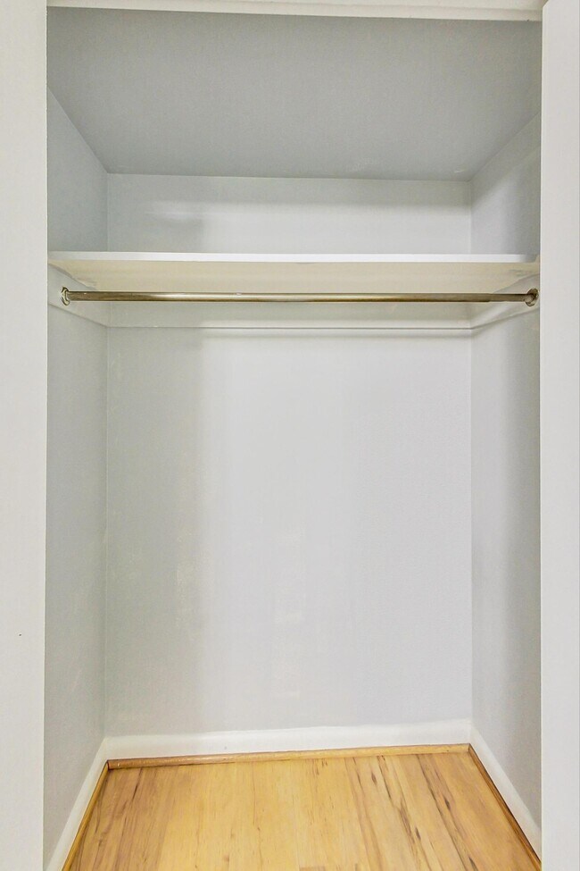 Building Photo - 10501 Montrose Ave