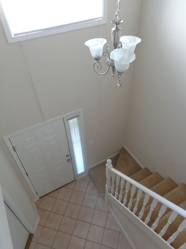 Building Photo - 137 Commons Dr