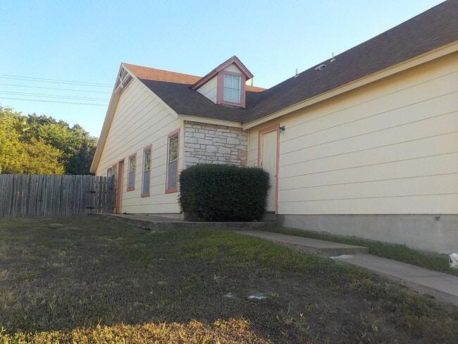 Building Photo - D.Schrager Properties2 (523 Cutty Trl)