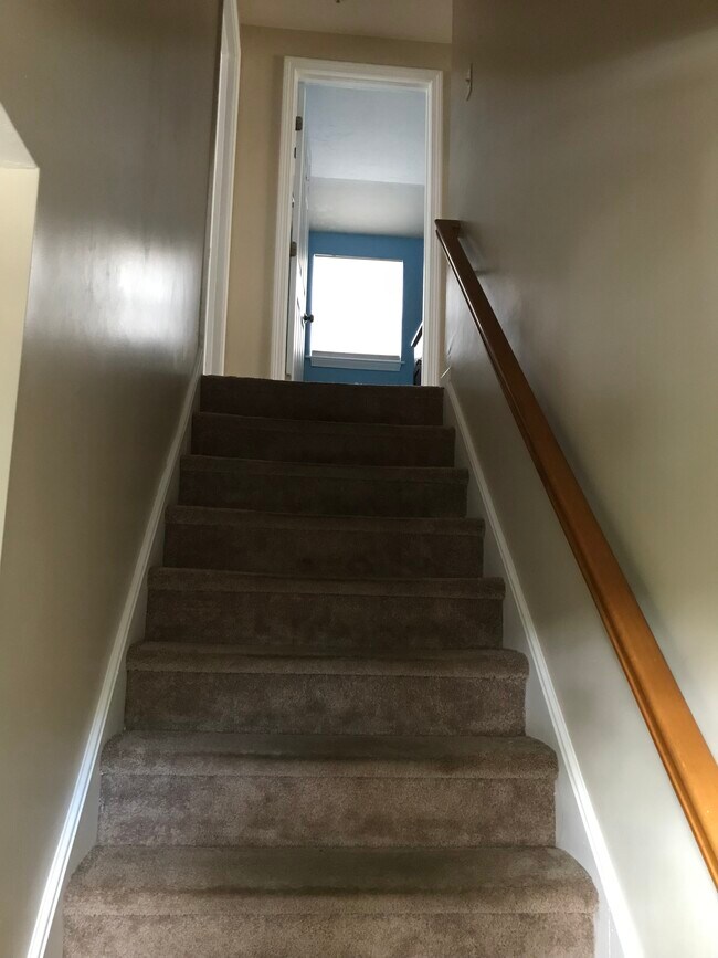 Building Photo - 16 Bowstring Way