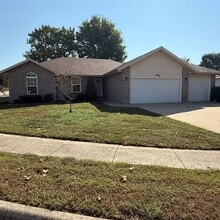 Building Photo - Beautiful 3 bedroom 2 Bathroom home in Wil...
