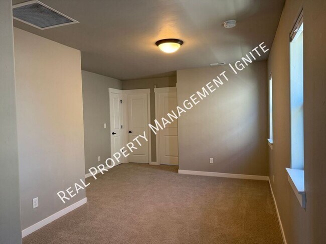 Building Photo - 20844 SE Sunniberg Ln