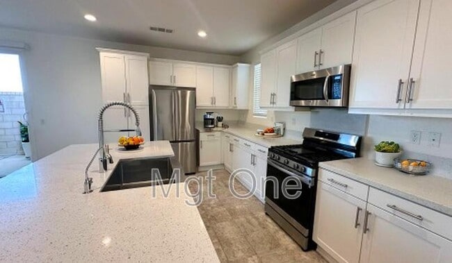 Building Photo - 124 Citron Ct