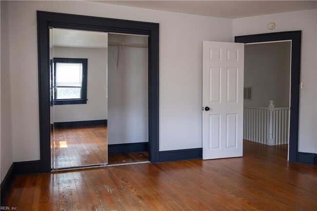 Building Photo - 1736 Canton Ave