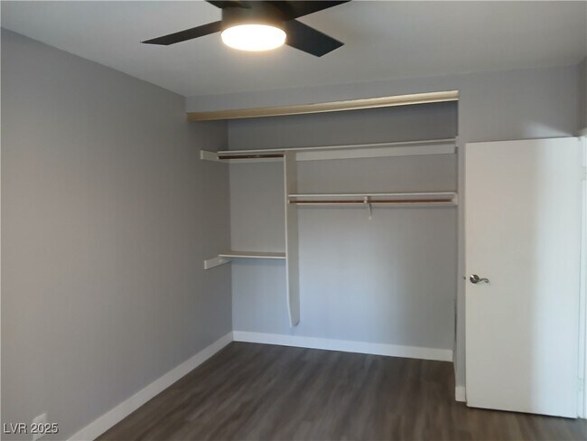 Building Photo - 211 Brookside Ln